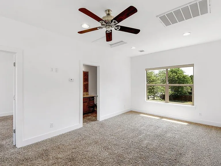 1006 Lipan Trl — Photo 13