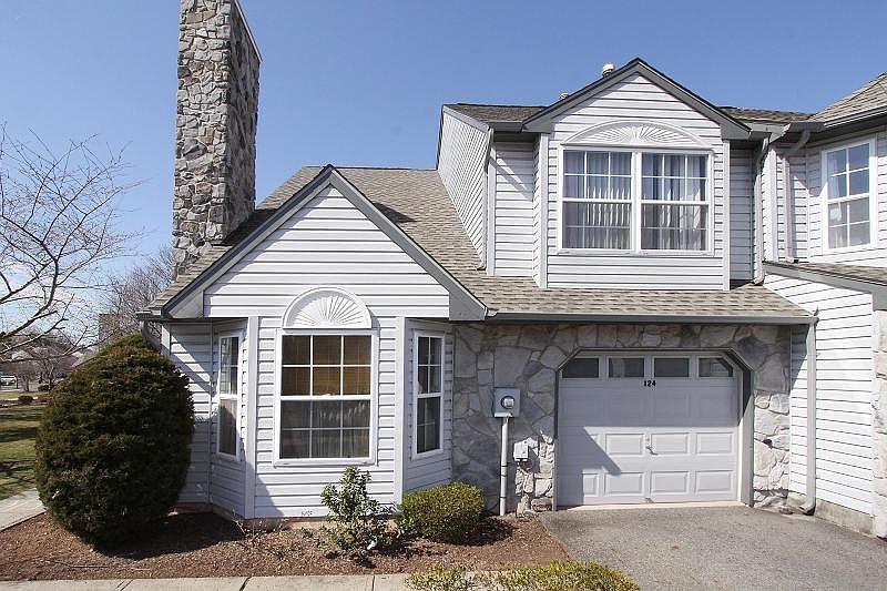 2nd image of 124 Orion Rd #124
