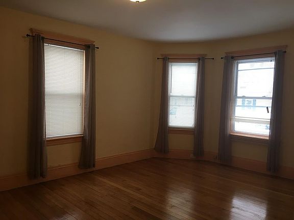 5th image of 50 Safford St #1