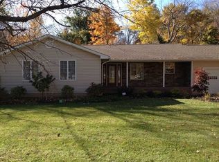 370 Easton Rd, Hermitage, PA 16148