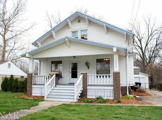 1301 S Linden St, Normal, IL 61761