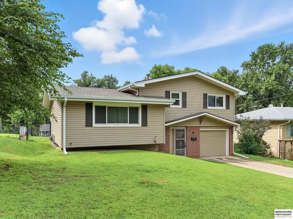 9641 Grand Ave, Omaha, NE 68134