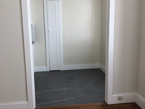 2nd image of 2410 Chestnut St APT 23