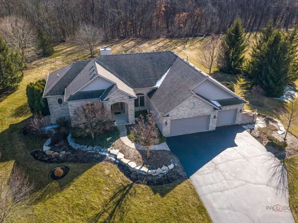 3701 Cypress Dr, Spring Grove, IL 60081