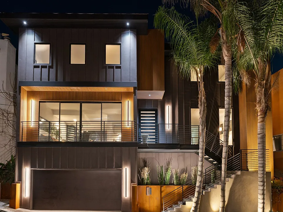 3601 Dixie Canyon Pl