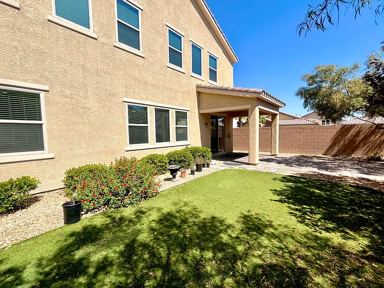 576 Glassford Ct — Photo 57