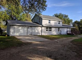 2535 Fox Farm Rd, Worthington, MN 56187
