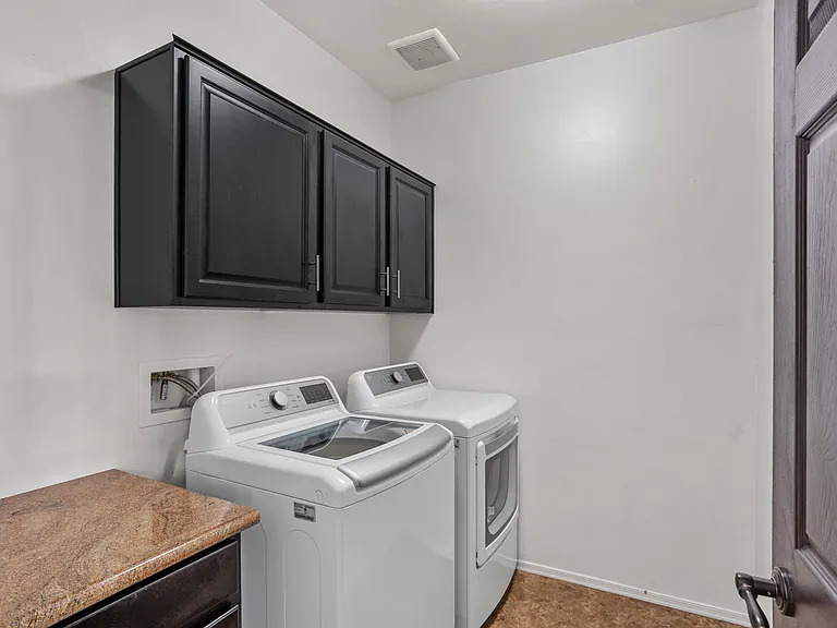 210 W Andrew Potter St — Photo 6