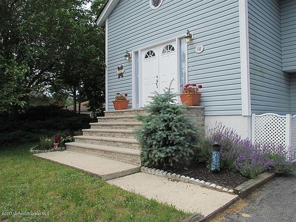 2nd image of 118 Sherwood Ln