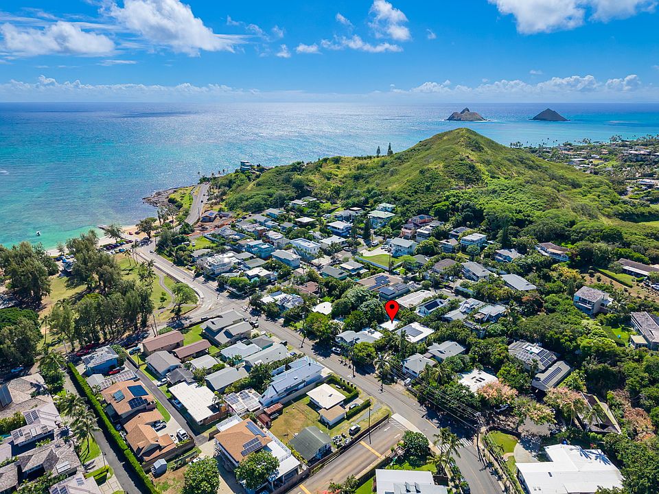 Imagine living this close to the ocean, the beach park and the boat ramp.
