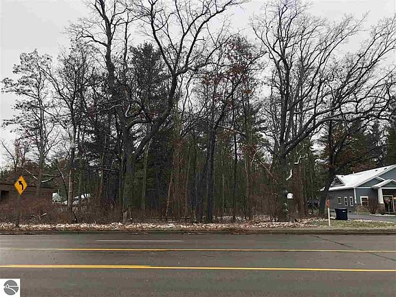 3rd image of 866 Munson Ave
