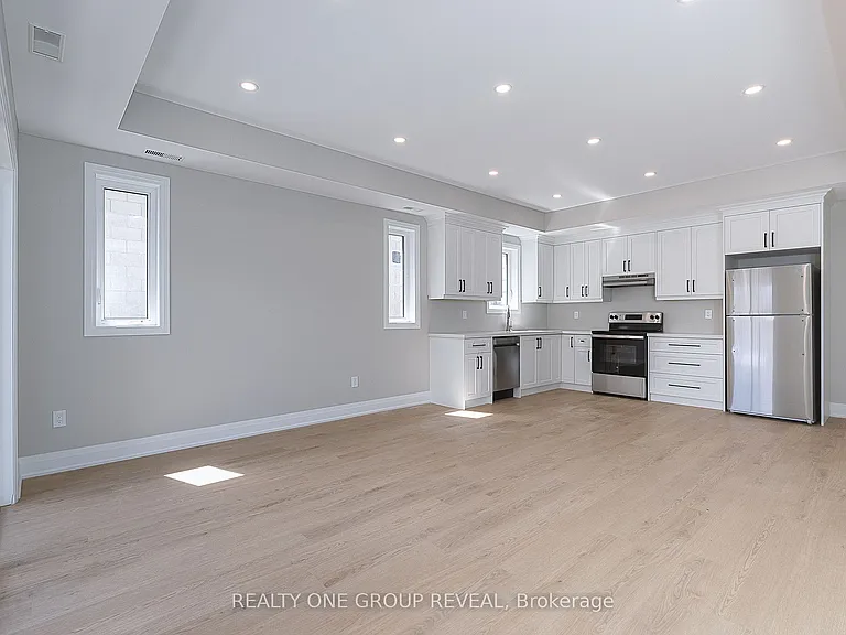 223 Grenfell St #2 — Photo 5