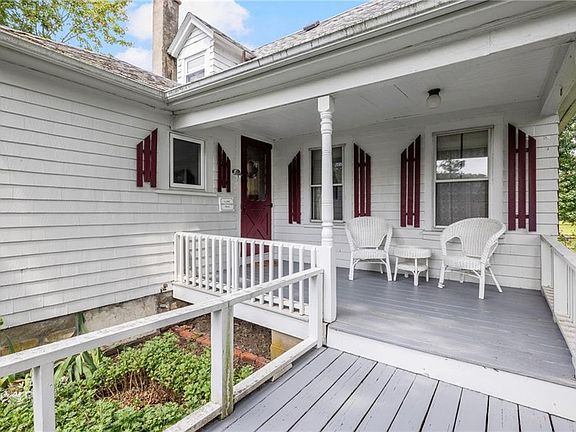 4th image of 21 Bluff Ave