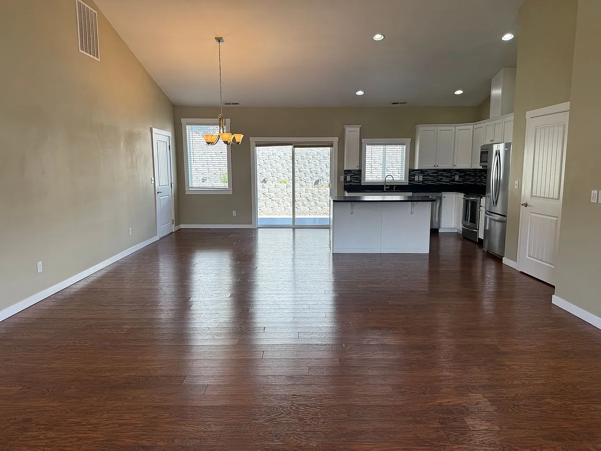 Building Photo - 2869 Breckenridge Dr