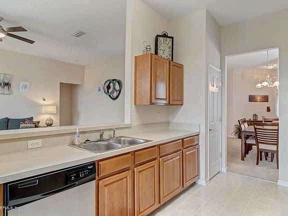 5th image of 750 Mackenzie Cir