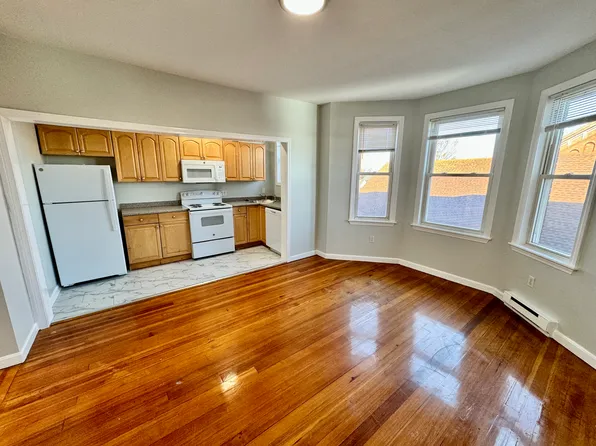 20 Huss Ct APT 404, Lynn, MA 01905