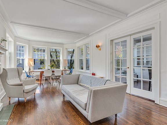5th image of 2946 N Pine Grove Ave #2