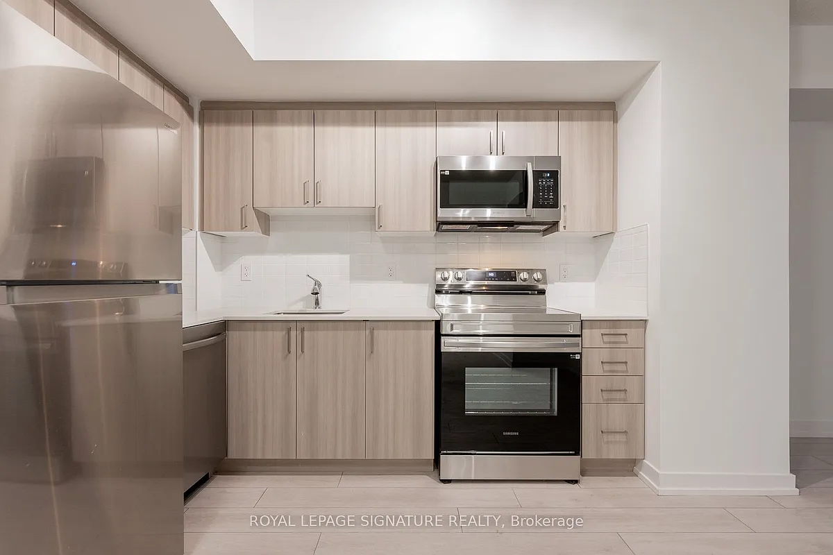 Building Photo - 556 Marlee Ave #331