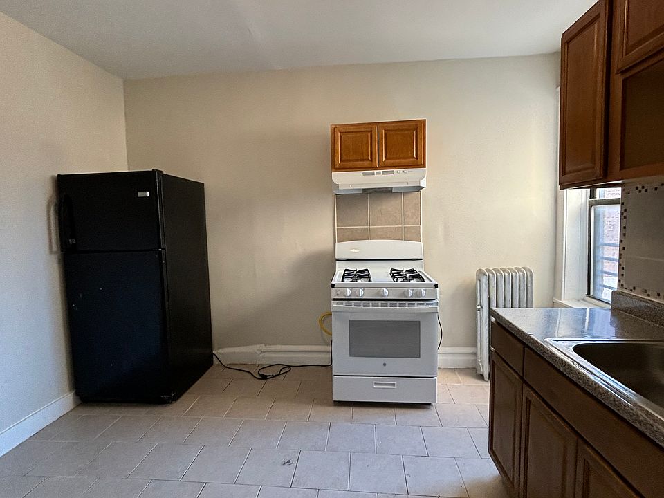 1st image of 210 Roseville Ave APT B2