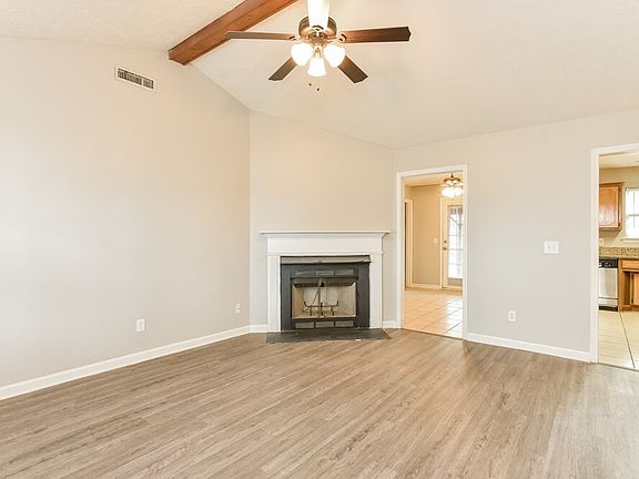 4th image of 415 Wildwood Dr