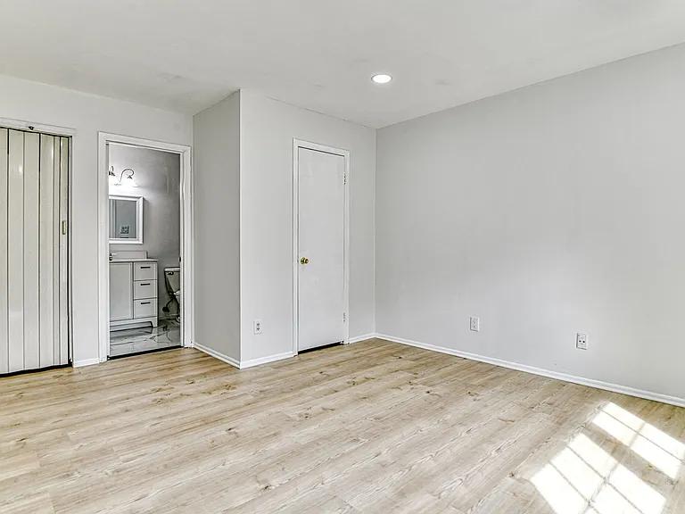 805 Harwood Ct #A — Photo 15