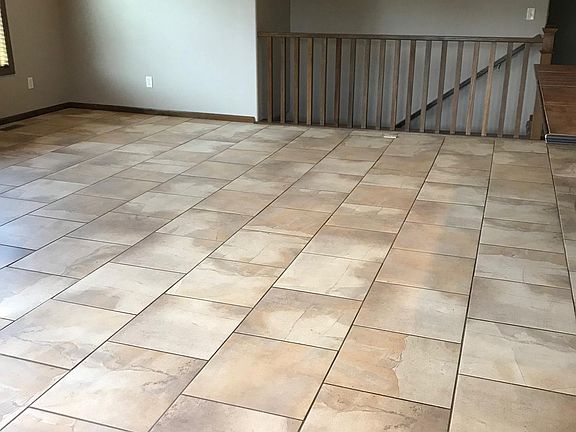 3rd image of 3001 W Courtyard Ln