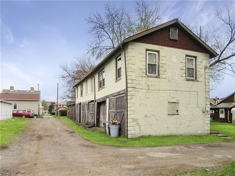 2nd image of 703 Washington Ave