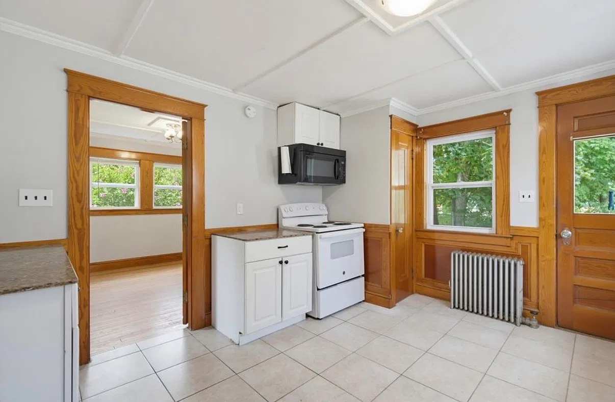 3 bed, 1500 sqft, $2,550 — Photo 3