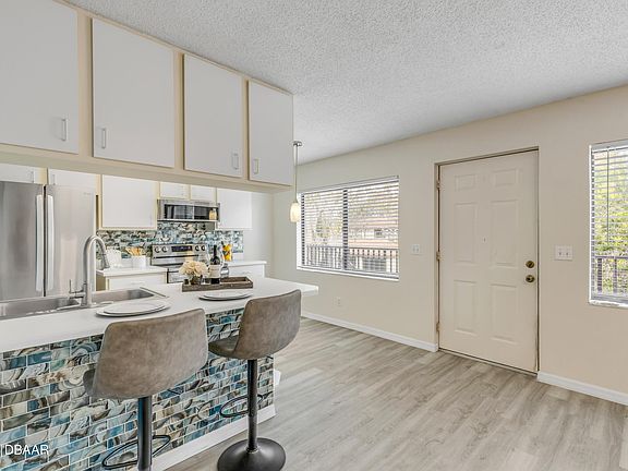 4th image of 1601 Big Tree Rd APT 807