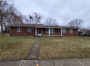 243 Saxon Dr, Springfield, IL 62704