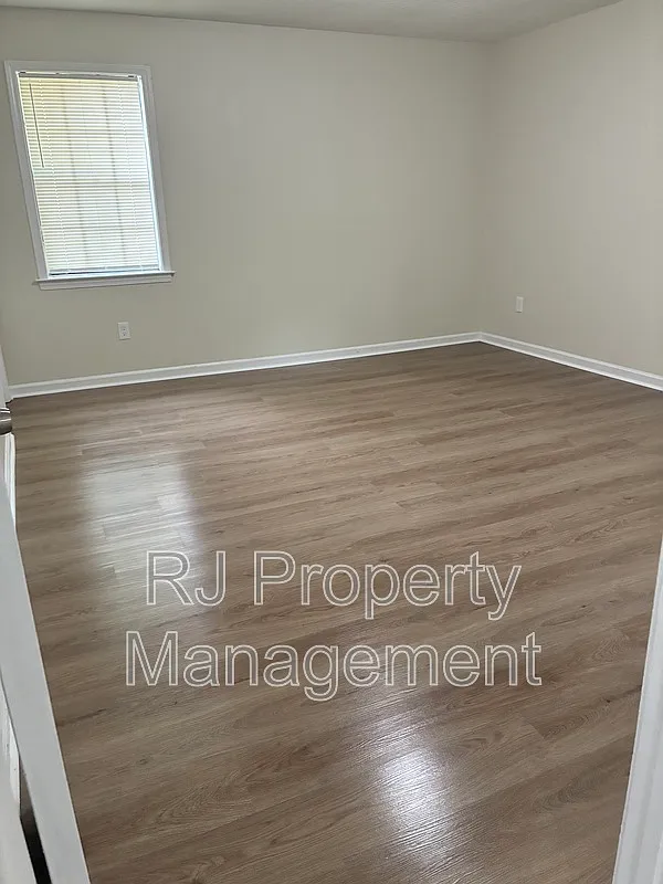 3 bed, 2.0 bath, 1347 sqft, $1,195 — Photo 4