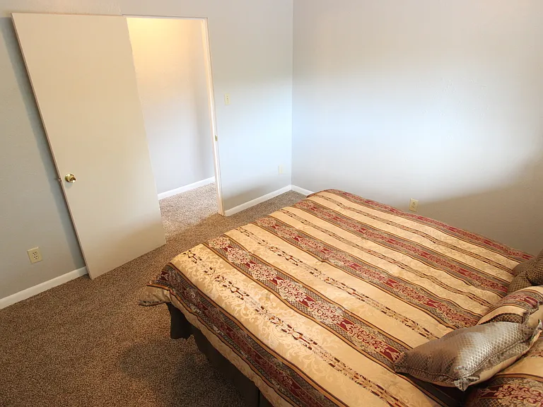 1425 Bunting Ave — Photo 24
