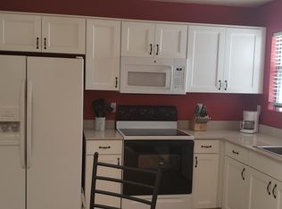 1605 Hollyberry Dr NE, Rio Rancho, NM 87144