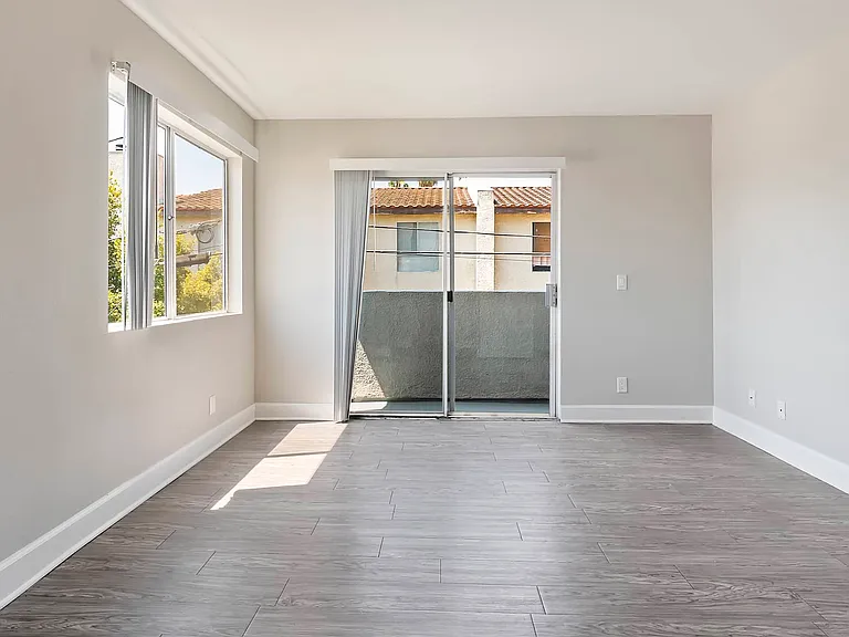 Kingsley Drive — Photo 15