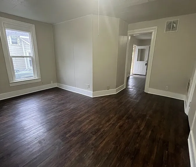 305 E Grove St #1 — Photo 5