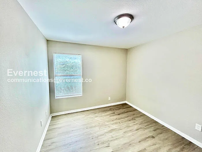 130 Creek Cove Dr — Photo 13