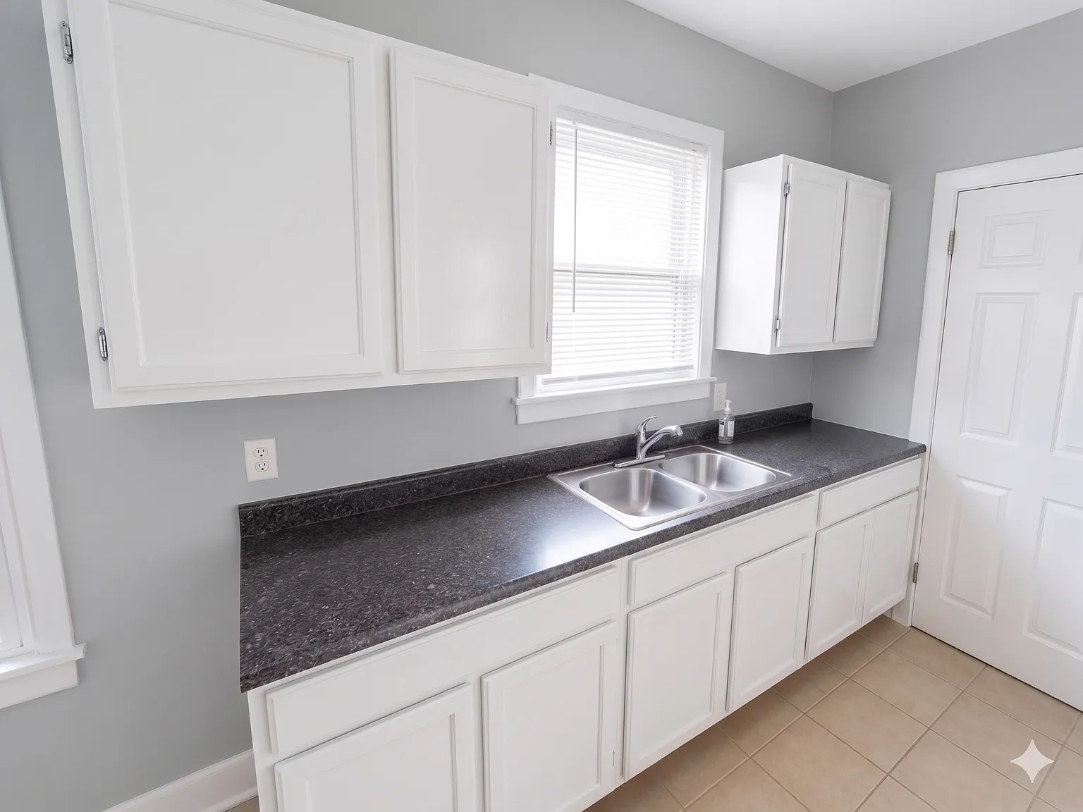 3 bed, 1200 sqft, $1,750 — Photo 3