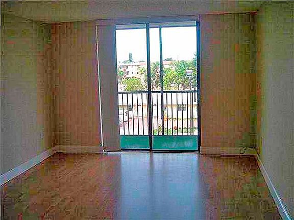 5th image of 16851 NE 23rd Ave APT 415