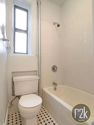 Rented by Realty 2000 Corp | media 22