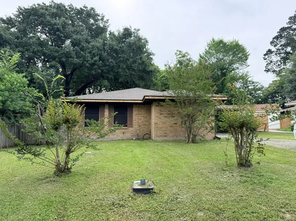 105 S Oklahoma St, Huntington, TX 75949
