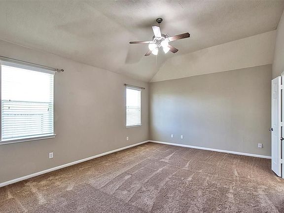 2nd image of 3423 Sentry Park Ln