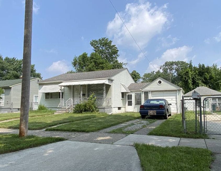 2nd image of 104 & 114 W Maxlow Ave