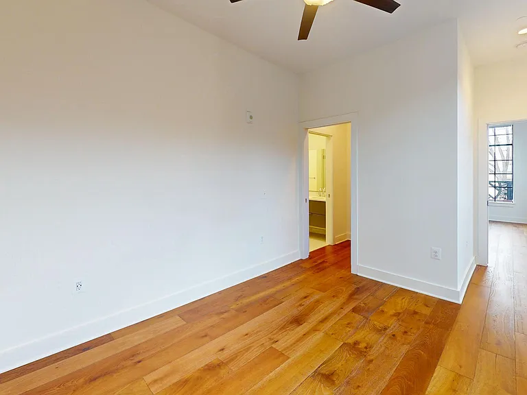 1312 King St #207 — Photo 11