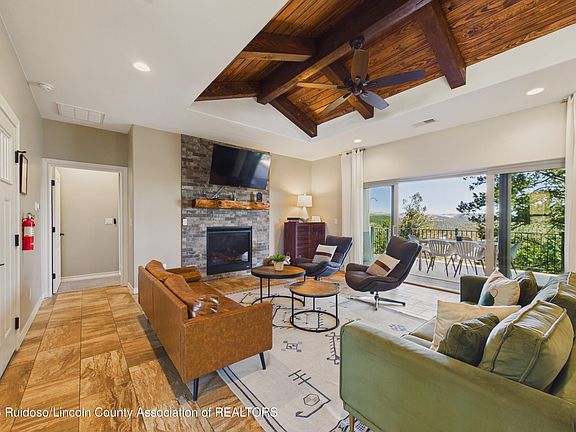 3rd image of 202 Mountain High Cir