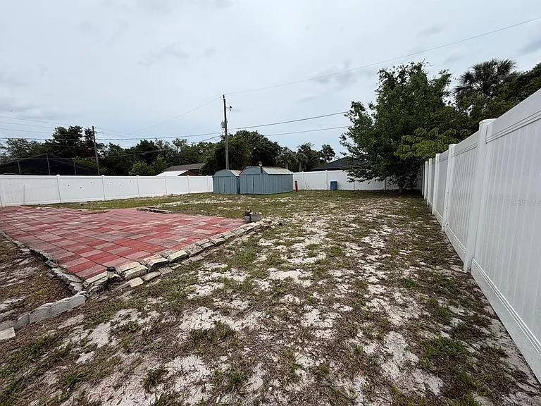 1767 Valencia Ave — Photo 27