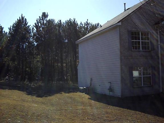 3rd image of 6696 Hill Creek Cv
