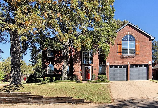 1st image of 704 Tealwood Ln