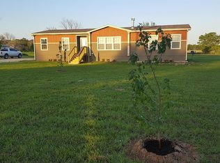 907 Maple St, Calvert, TX 77837