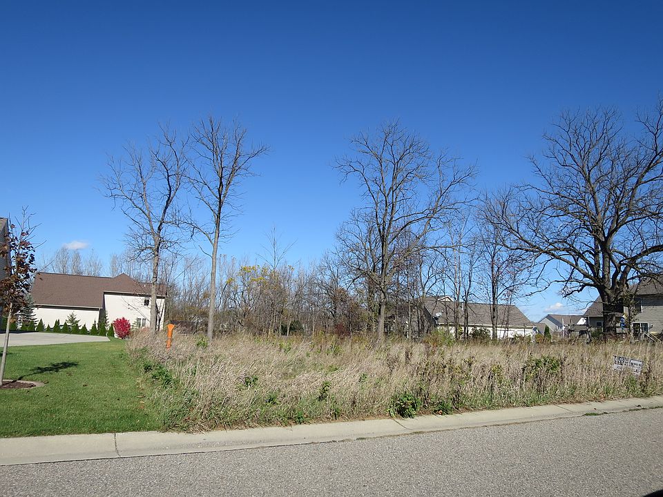 w/s of vacant lot on Balsam 