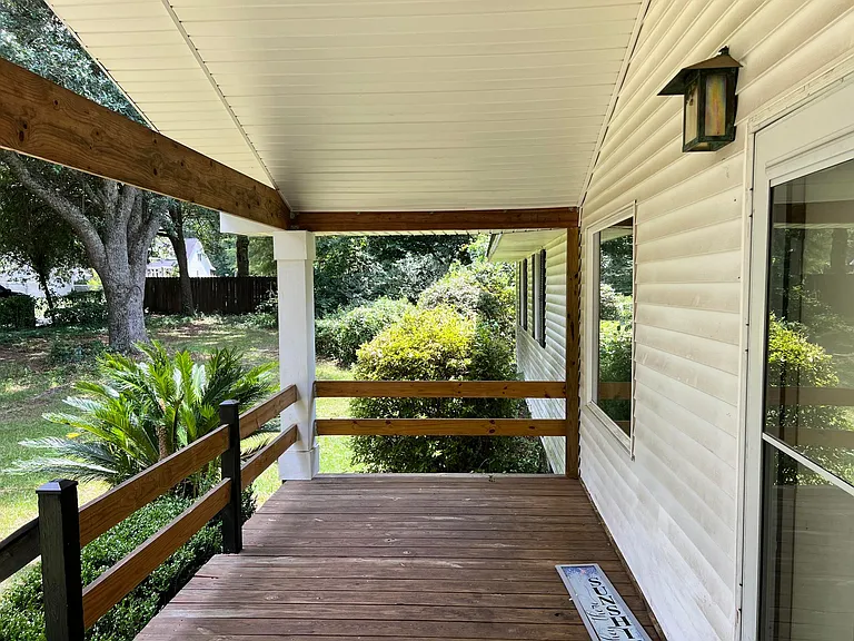 1005 Kirby Dr — Photo 5